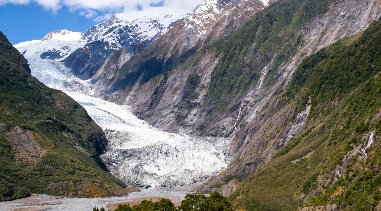 10 Places tourists shouldn’t miss in New Zealand