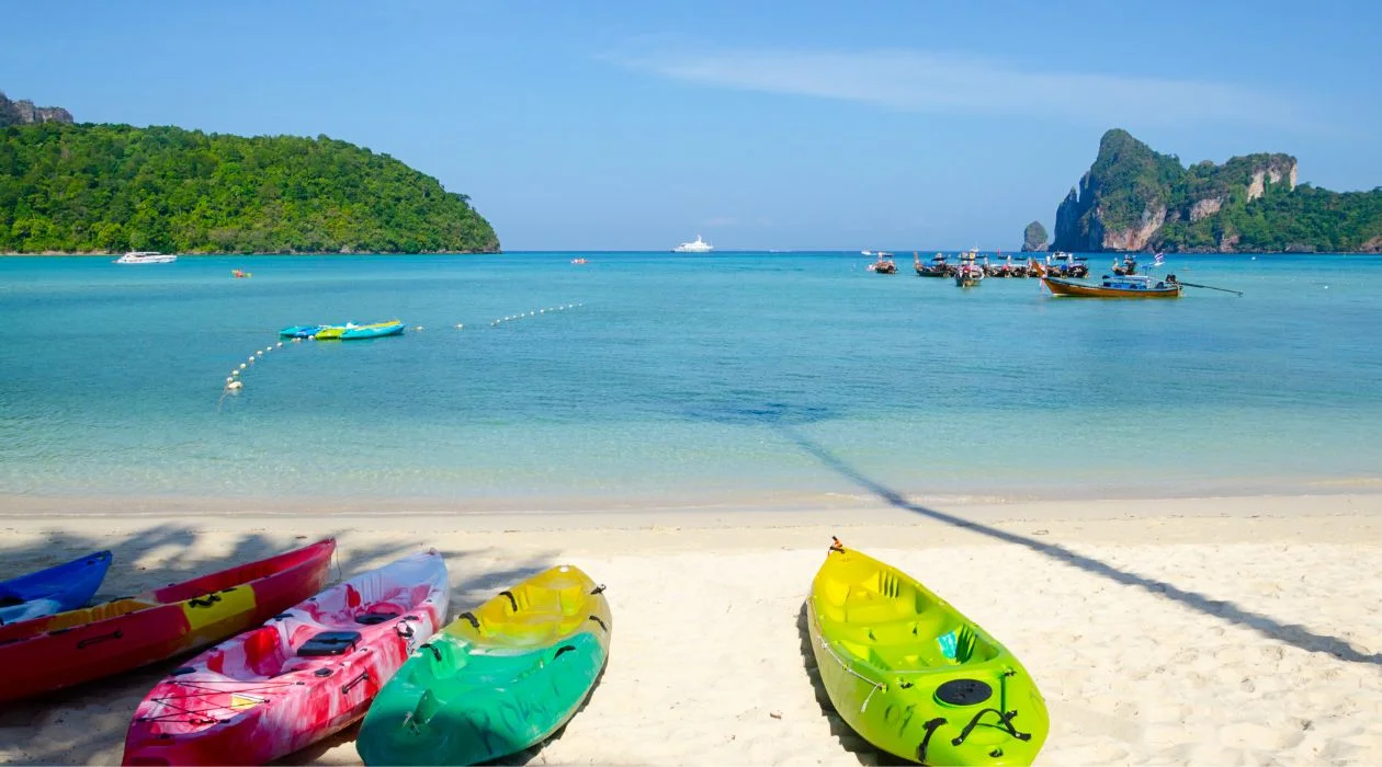 Where is Phi Phi Island? What are the ways to travel to the island? What time is best to travel?