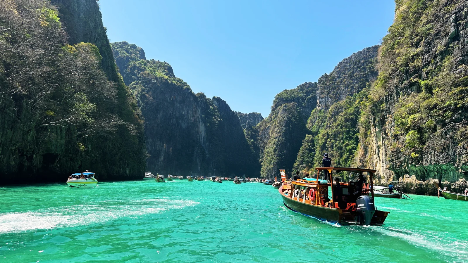 Full Day Trip Phi Phi Island Maya Bay Khai Island by speedboat