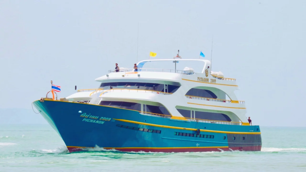 Ferry Ticket to Phi Phi Island (One way / Round trip)